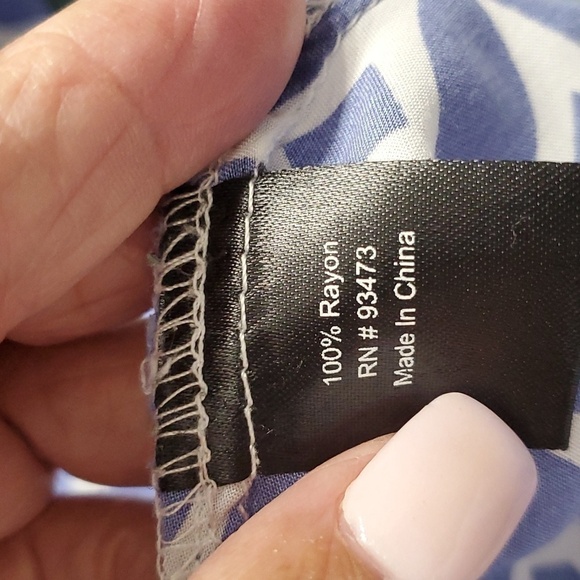 PURE AMICI, lovely long sleeve button shirt. Periwinkle blue geometric p… - Picture 10 of 10